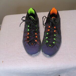 Youth Jordan 725174 Black Sneakers